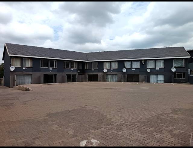 38 BEDROOM FLAT FOR SALE IN VANDERBIJLPARK CW 6